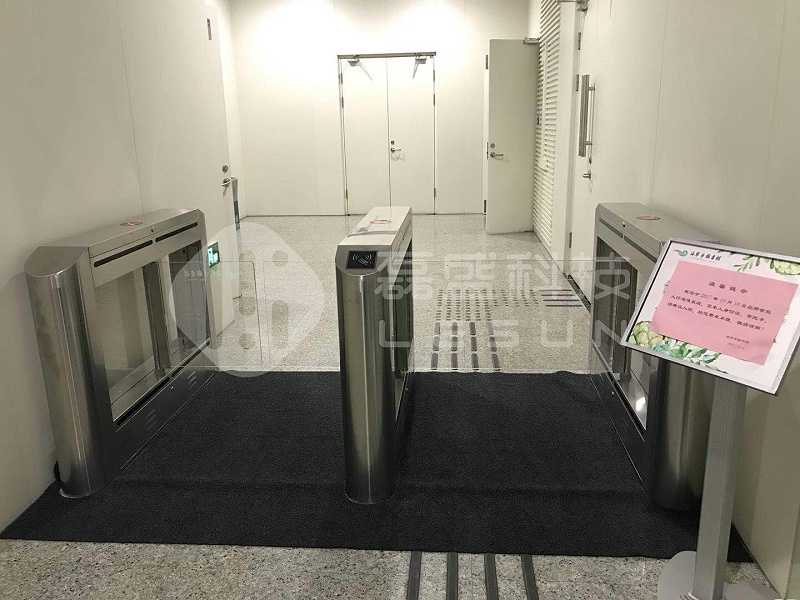 海宁市图书馆次门摆闸